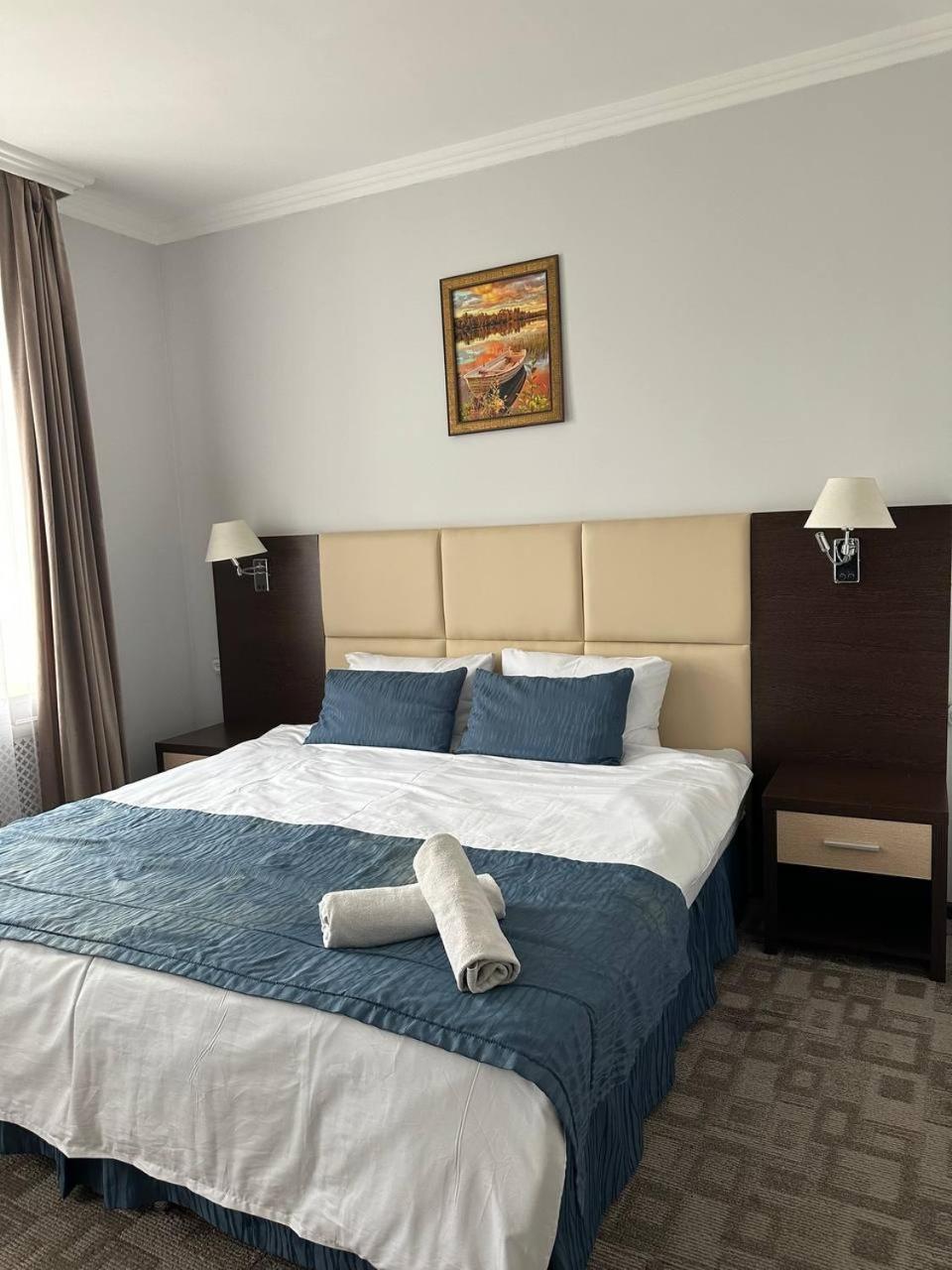 Tanzharyk Hotel Aqtöbe Ngoại thất bức ảnh