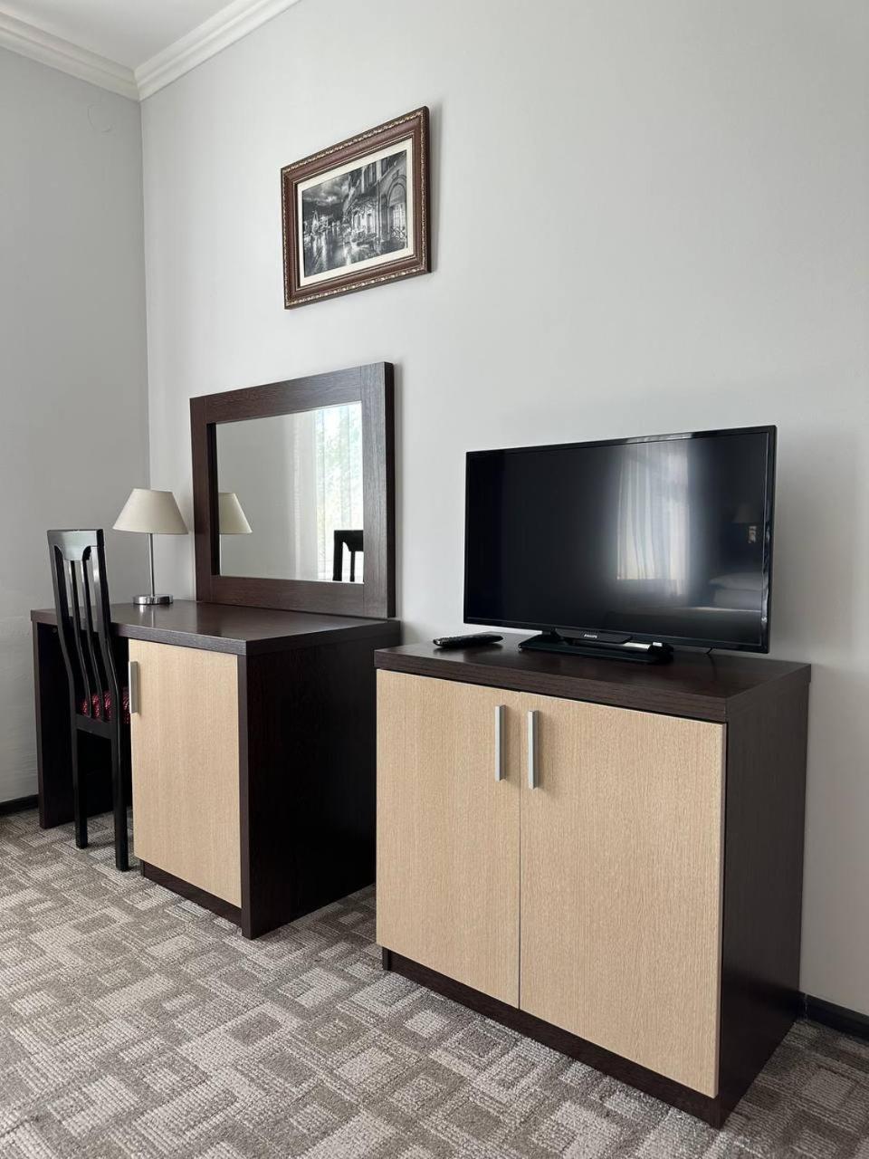 Tanzharyk Hotel Aqtöbe Ngoại thất bức ảnh
