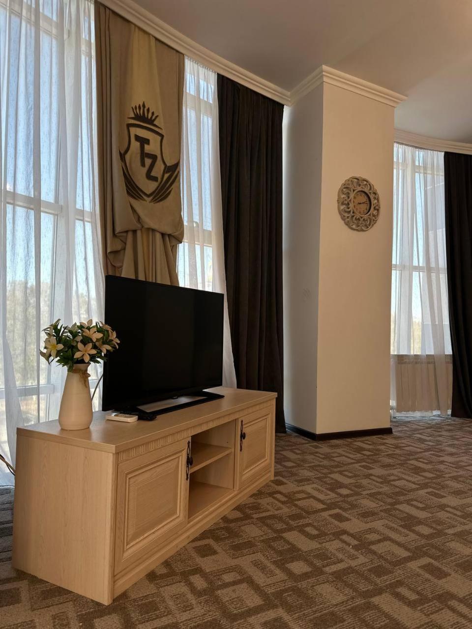 Tanzharyk Hotel Aqtöbe Ngoại thất bức ảnh